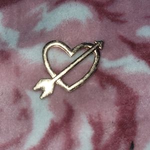 Cupid's arrow heart charm 💘